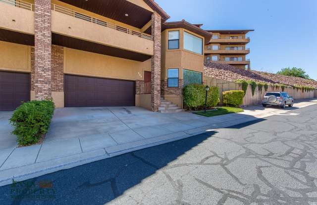 Two Bedroom Plus Home in the Ridge Gallery 3