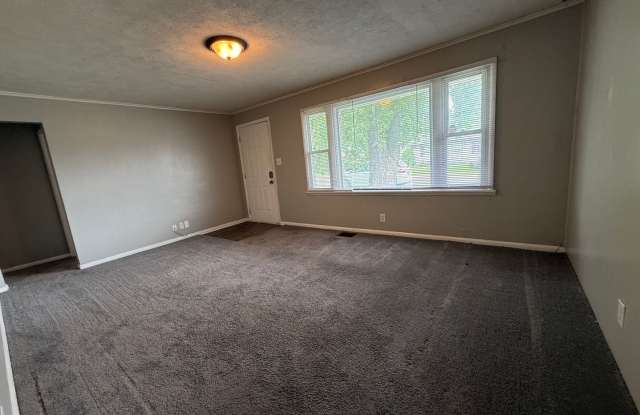 For Rent: 3511 S Ebright St. 3 Bedroom 1 bath! Recently Renovated! Washer & Dryer Hookups! Gallery 3
