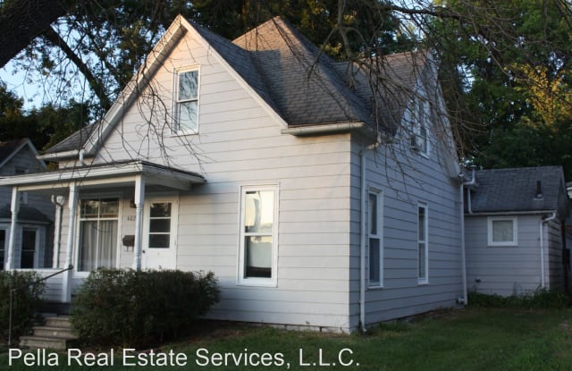402 Main Street - 402 Main Street, Pella, IA 50219