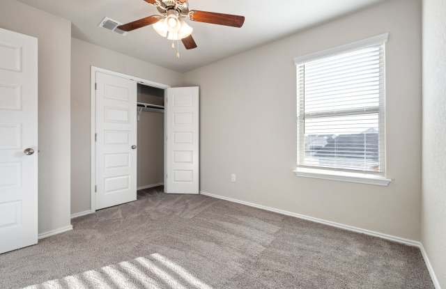 Like New Home in Hidden Springs!!! - 268 Kinsley way, New Braunfels, TX 78130