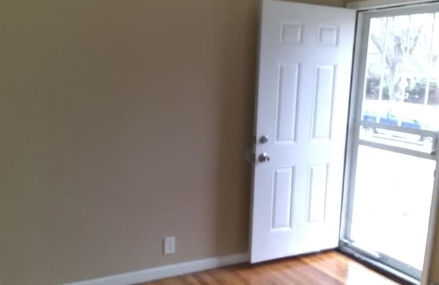 Helen Gallery 2