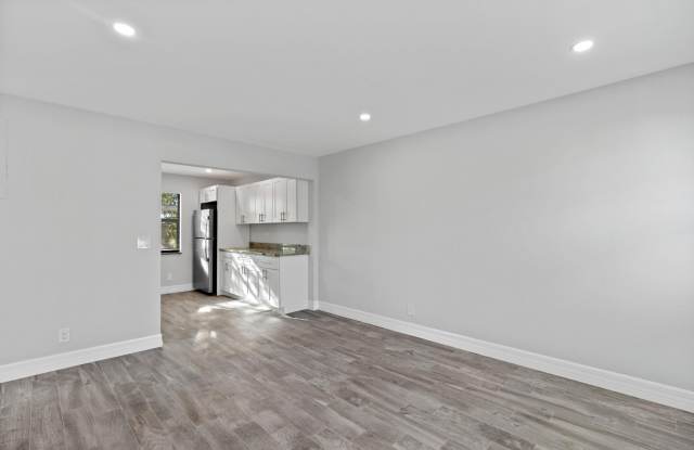 1319 Douglass Avenue photos photos