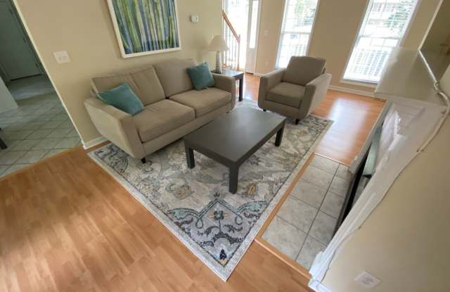 Room in 4 Bedroom Home at Ujamaa Dr Gallery 3