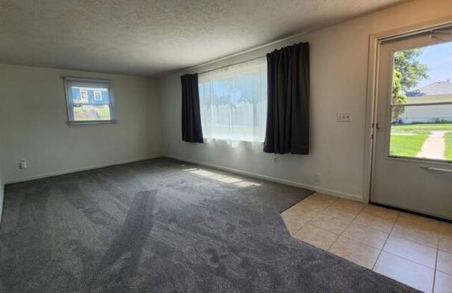 4810 Orchard Avenue Gallery 2