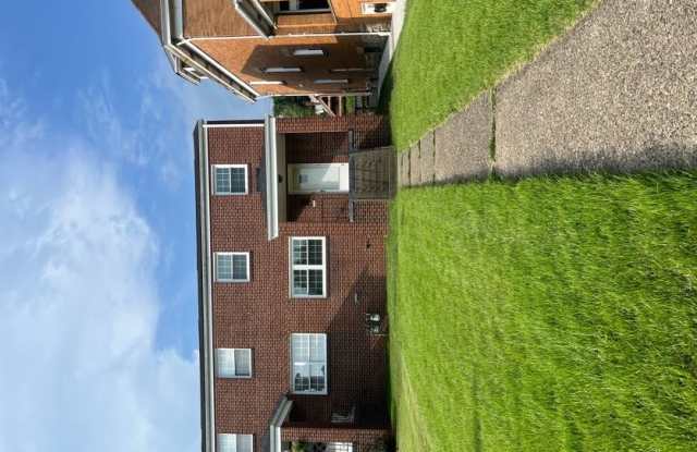 1626 Ridge Ave - 1626 Ridge Avenue, Coraopolis, PA 15108