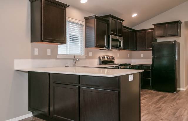 Beautiful 2 bedroom  home in Cottage Grove- Riverwalk Village Gallery 4