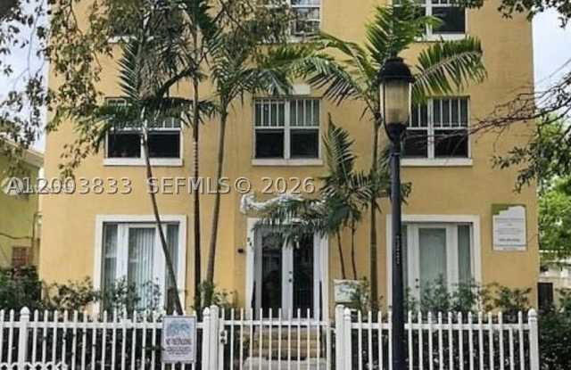 843 SW 13th Ave photos photos