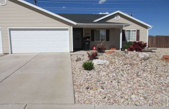 3 bedroom, 2 bathroom twin home in Lamplight - 4306 West 300 North, Cedar City, UT 84720