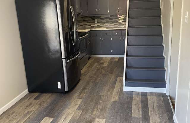 247 E Walnut St photos photos