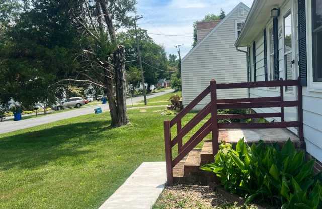 Renovated 3-Bedroom, 2-Bath Rancher Gallery 4