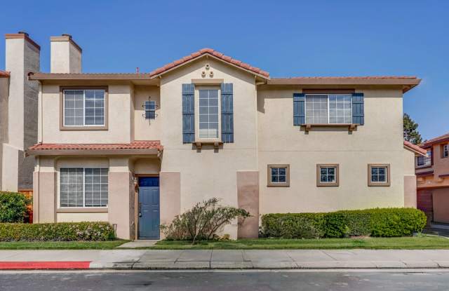 Introducing a Spacious 4 Bed 2.5 Bath Townhouse Located in Santa Clara - 2167 Esperanca Avenue, Santa Clara, CA 95054