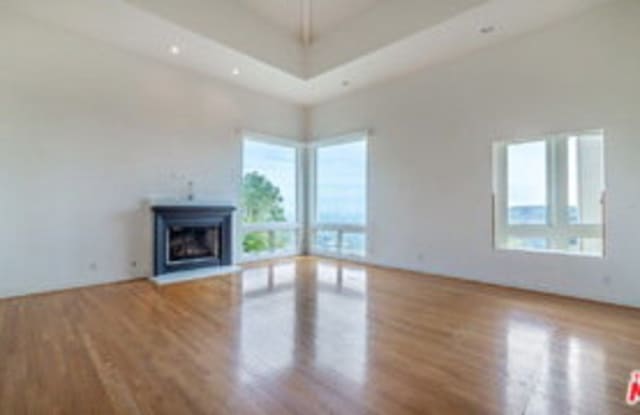 14465 Mulholland Drive Gallery 4