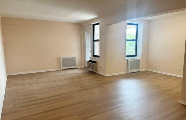 3235 Emmons Avenue photos photos