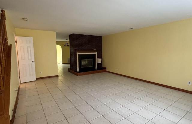 5120 Radnor Ct Gallery 2