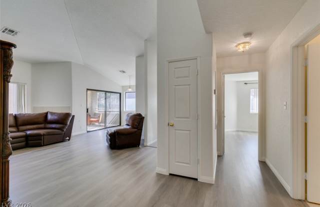 5054 S Rainbow Boulevard Gallery 4