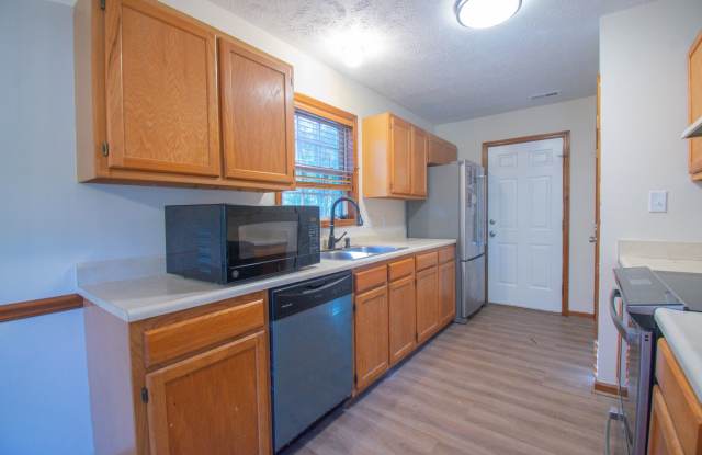 Coming Soon! 3 Bedroom 2 Bathroom - Updated Bathroom and Deck. Large Fenced Yard in a Cul-De-Sac! Gallery 4