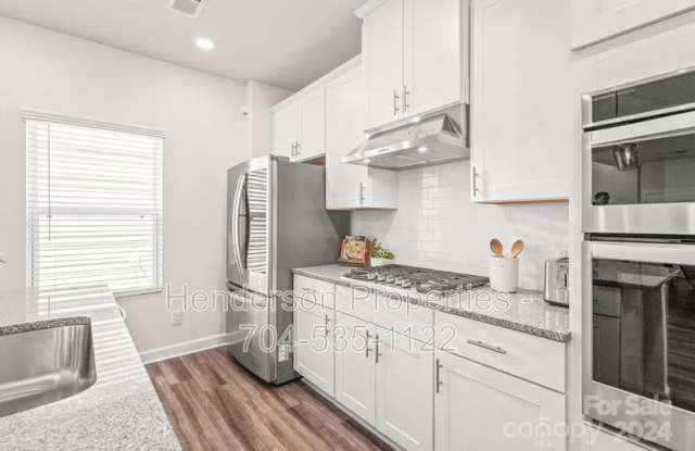 220 Emmett Dr Gallery 4