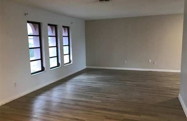 1726 SE 10th Place Gallery 4
