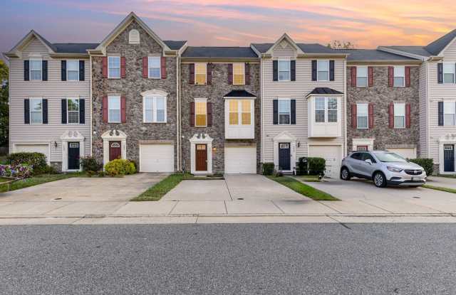 Beautiful Three Level Townhome For Rent Gallery 3