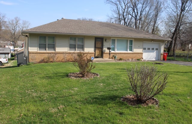 412 E Gudgell Ave - 412 East Gudgell Street, Independence, MO 64055