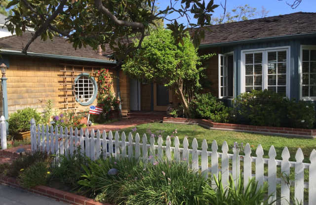 3 Bed + Office | 2 Bathroom House - 1811 Visalia Row, Coronado, CA 92118