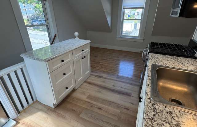 514 Amherst Street - 2 Gallery 3