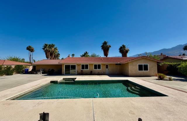 AVAILABLE NOW!! BEAUTIFUL 4 Bedroom & 2 Bath POOL HOME in Palm Springs !! photos photos