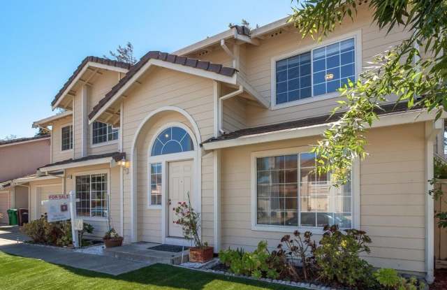 4 Bed/2 Bath Home with Maintenance-Free backyard and AIR CONDITIONING photos photos