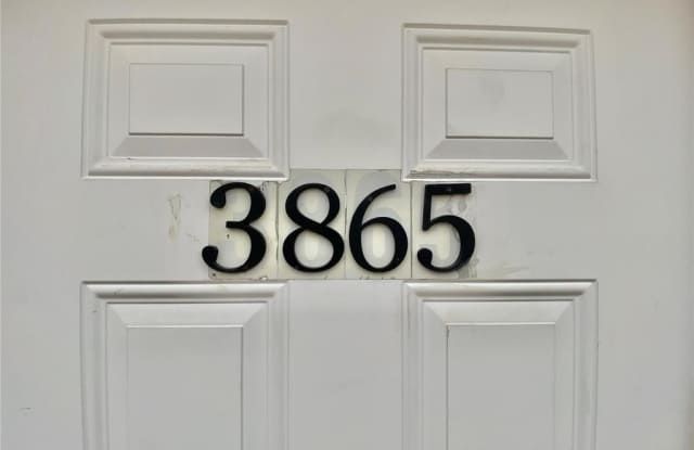 3865 Crest Circle Gallery 2