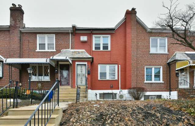 Beautifully Renovated 3 Bedroom Home Now Available For Rent in Cedarbrook!!! photos photos