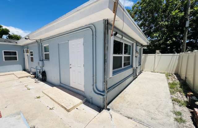 1210 S D Street Gallery 1