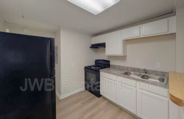 1204 Glencoe St #4 Gallery 3