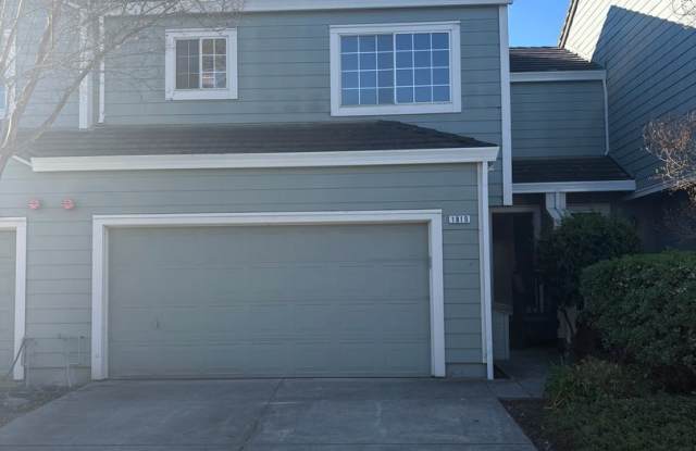 Updated 3/3 Townhouse in East Petaluma ~ 1810 Carneros Circle photos photos
