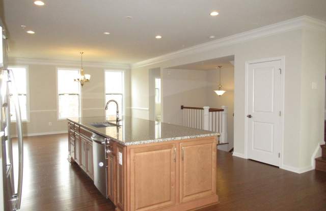 22442 NORWALK SQUARE Gallery 4