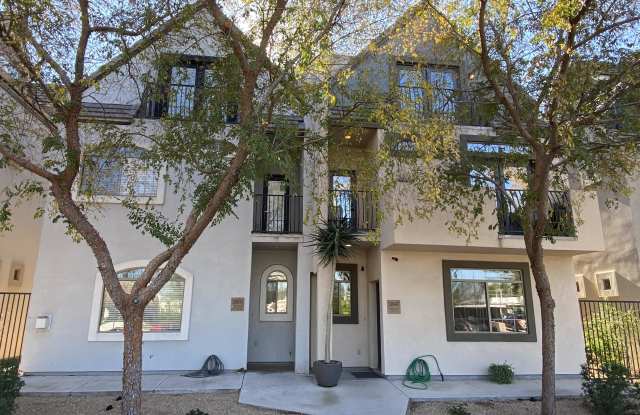 2851 E Pinchot Avenue - 2851 East Pinchot Avenue, Phoenix, AZ 85016
