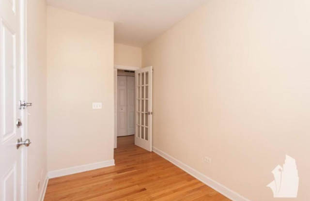 3254 North Clifton Gallery 2