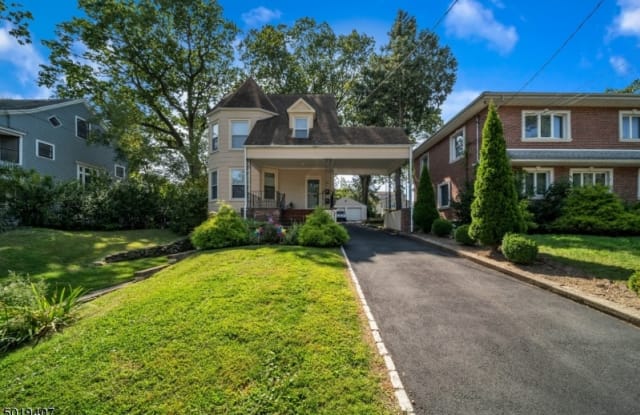 135 CENTRE ST - 135 Centre Street, Essex County, NJ 07110
