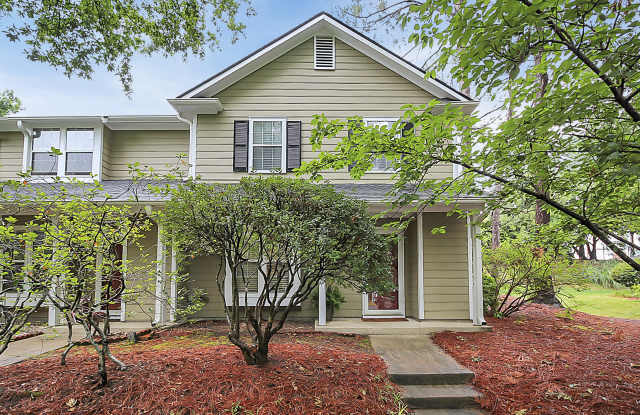 2754 Tiergarten Ln - 2754 Tiergarten Lane, Charlotte, NC 28210