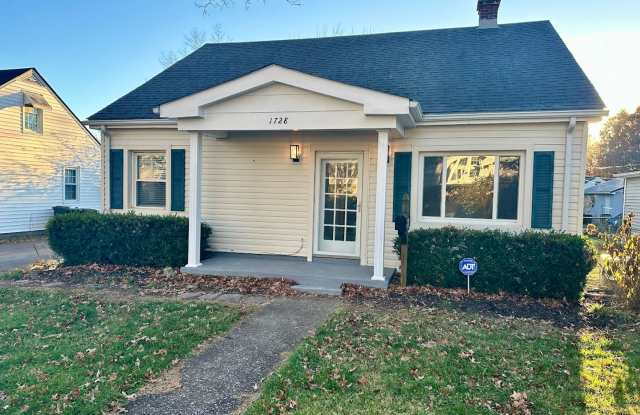 COMING SOON! Nice 2 BR House with Bonus Loft Room! Off-Street Parking, Small Pets Ok! - 1728 Courtney Avenue, Lexington, KY 40505