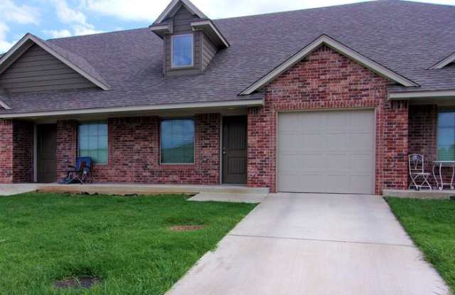 4704 Loch Lane - 4704 Loch Lane, Del City, OK 73115