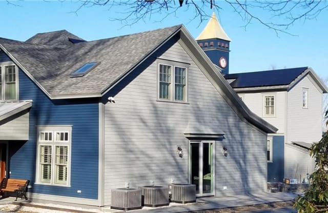 22 Prairie Avenue - 22 Prairie Avenue, Newport, RI 02840