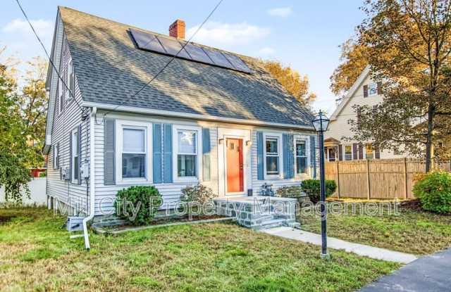 123 Riley Avenue Gallery 1