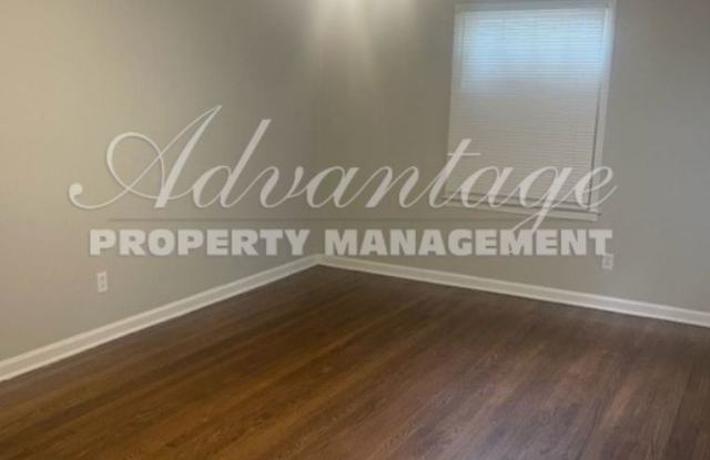 1051 Robin Hood Ln. Gallery 3