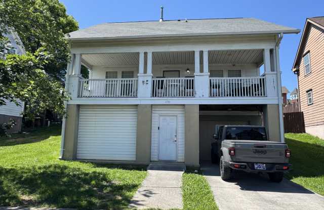 1731 Moses Ave photos photos