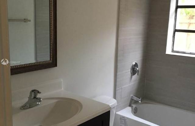 11941 SW 135th Ct Gallery 4