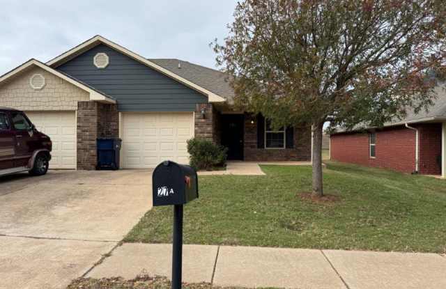 Senior Living /55 plus ! 2 bed 2 bath one car garage with ALL appliances, tenant pays electric and water fee! photos photos
