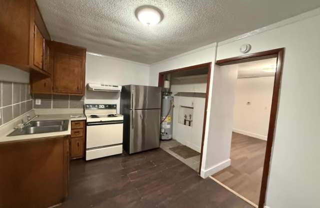 1233 Elm Avenue photos photos