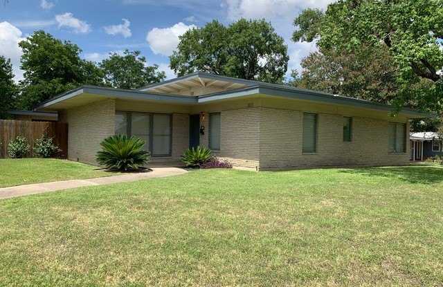 303 RILLA VISTA DR photos photos