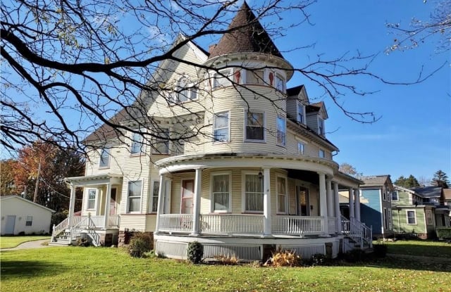 401 West Center Street - 401 West Center Street, Medina, NY 14103