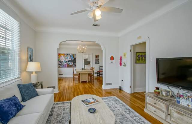 3717 Nashville Avenue Gallery 2